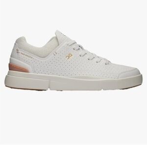 on Running The Roger Centre Court Sneakers Women 7.5 Woodrose